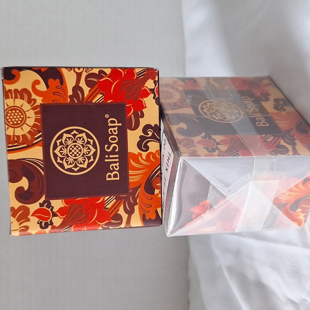 Bali Soap. Sandlewood Scented. New In The Pack. 6 Bars.